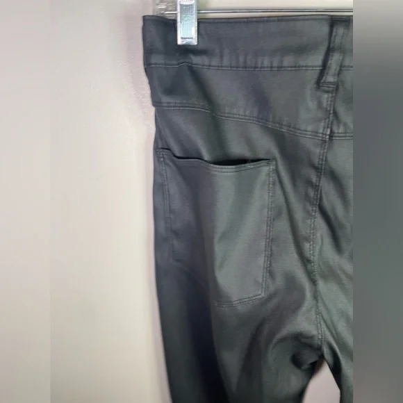 DENIM & CO. Black Denim 5 Pocket Pull-on Straight-Leg Jeggings Womens size 10 - Picture 7 of 12
